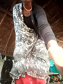 Snapshot of Hotty_raghni chatting on 02-28-26, 02:34 Hotty raghni online show from 02-28-26, 02:34