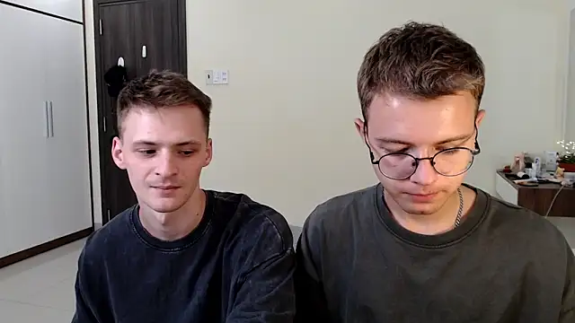 NikiKerryCum online show from 04-19-26, 10:36