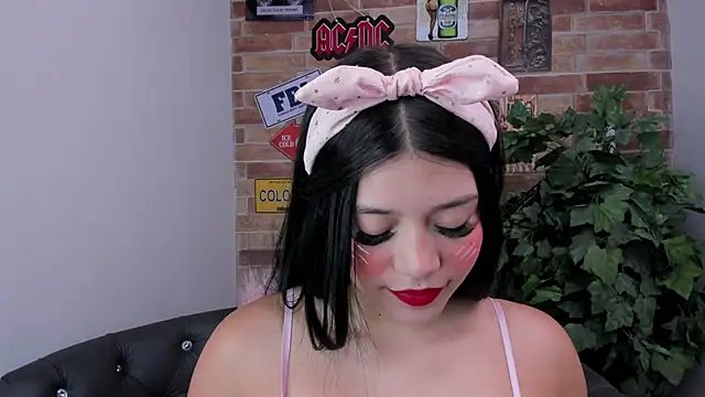 Snapshot of foxy_vera chatting on 05-01-26, 11:04 foxy vera online show from 05-01-26, 11:04