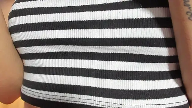 Snapshot of kendall_hernandez chatting on 03-12-26, 02:34 kendall hernandez online show from 03-12-26, 02:34