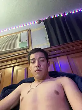 Snapshot of Tupapi696969q chatting on 05-20-26, 04:18 Tupapi696969q online show from 05-20-26, 04:18