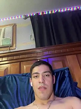 Snapshot of Tupapi696969q chatting on 06-10-26, 03:39 Tupapi696969q online show from 06-10-26, 03:39