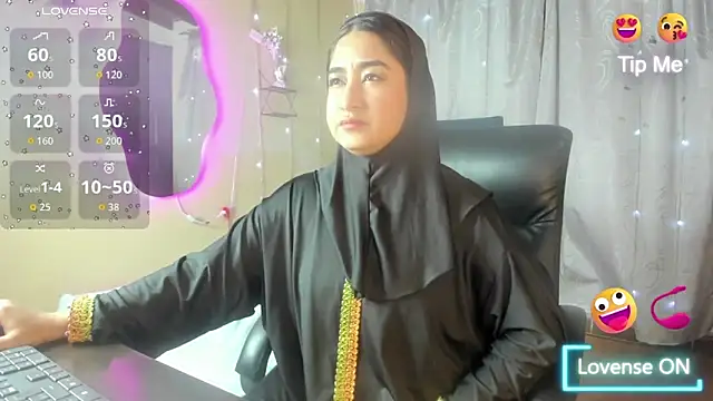 Snapshot of SamiraAwada chatting on 03-10-26, 07:08 SamiraAwada online show from 03-10-26, 07:08