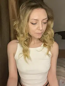 Snapshot of Leecey chatting on 03-05-26, 11:01 Leecey online show from 03-05-26, 11:01