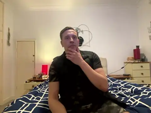 malcolm2334 online show from 04-06-26, 07:26