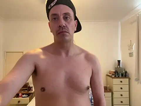 malcolm2334 online show from 04-11-26, 01:04