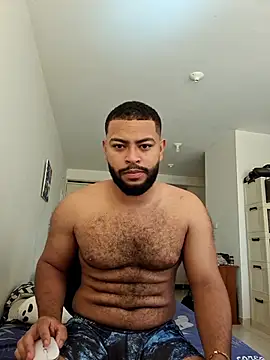 Snapshot of KLEYTON33 chatting on 02-25-26, 02:27 KLEYTON33 online show from 02-25-26, 02:27