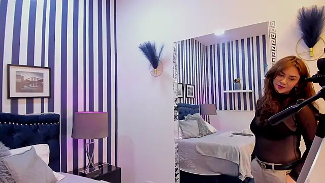 TherezaLarson online show from 04-27-26, 11:52