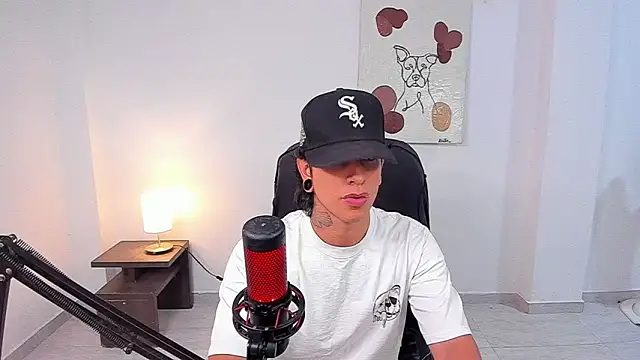 Snapshot of paisa_hotx chatting on 02-03-26, 01:15 paisa hotx online show from 02-03-26, 01:15