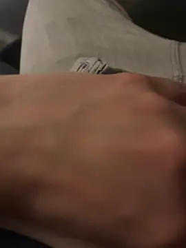 Snapshot of Lessyyy___ chatting on 03-14-26, 01:01 Lessyyy online show from 03-14-26, 01:01