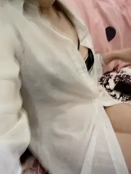 Snapshot of Luna-Luna69 chatting on 03-28-26, 06:51 Luna-Luna69 online show from 03-28-26, 06:51