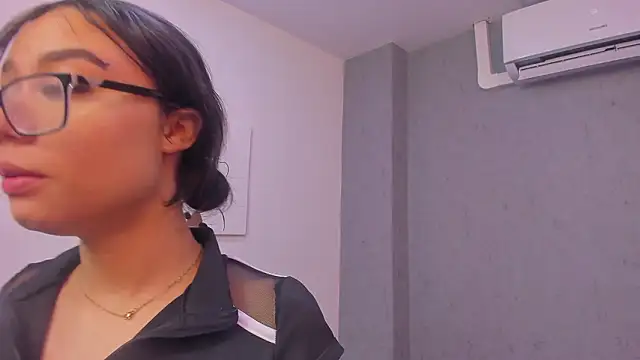 Snapshot of lil_miia chatting on 02-28-26, 07:15 lil miia online show from 02-28-26, 07:15