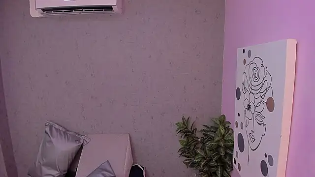 Snapshot of lil_miia chatting on 03-10-26, 07:19 lil miia online show from 03-10-26, 07:19