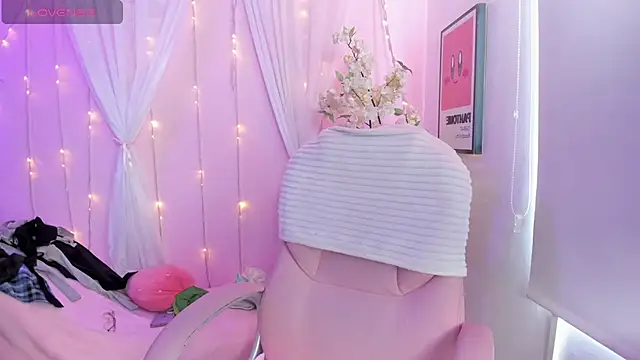 Snapshot of Bella_Miller1_ chatting on 03-03-26, 03:40 Bella Miller1 online show from 03-03-26, 03:40