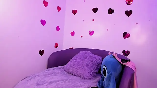 Snapshot of Bella_Miller1_ chatting on 03-12-26, 04:24 Bella Miller1 online show from 03-12-26, 04:24