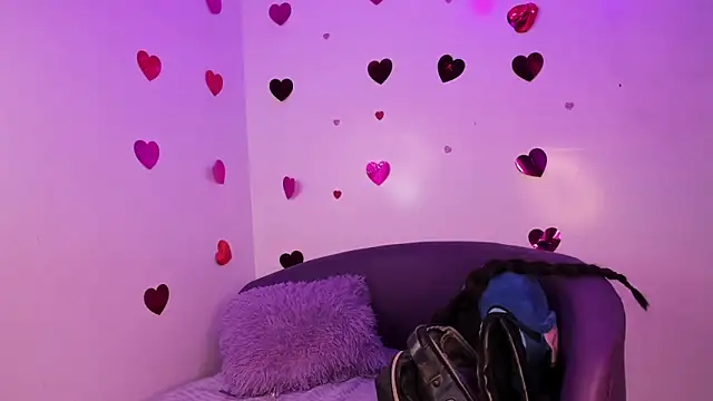 Snapshot of Bella_Miller1_ chatting on 03-13-26, 04:13 Bella Miller1 online show from 03-13-26, 04:13