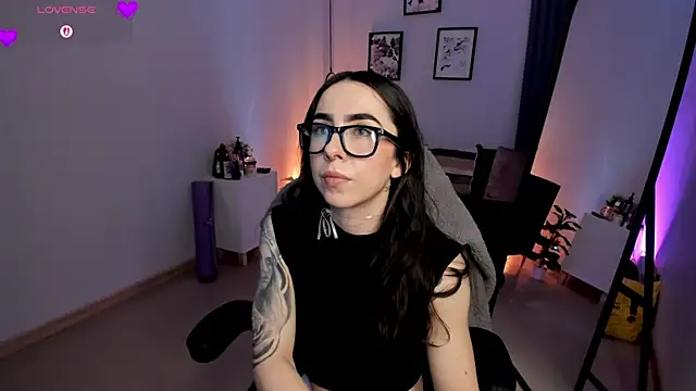 Luna tagliaferri online show from 03-28-26, 02:38