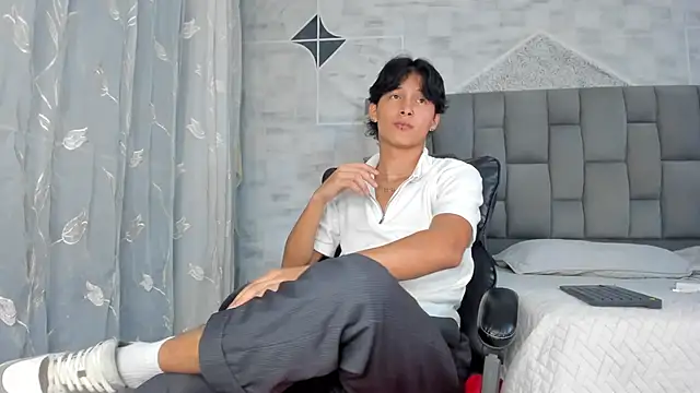 SalvatoreBenford online show from 02-05-26, 05:01