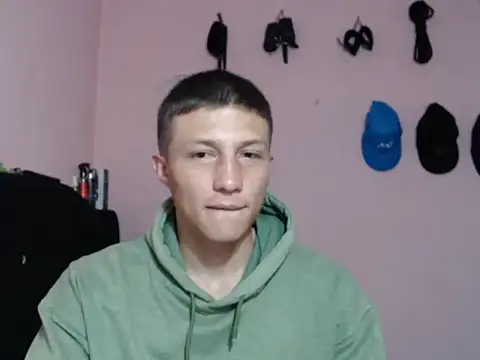 Snapshot of Cronos_Hot_8 chatting on 02-10-26, 10:52 Cronos Hot 8 online show from 02-10-26, 10:52