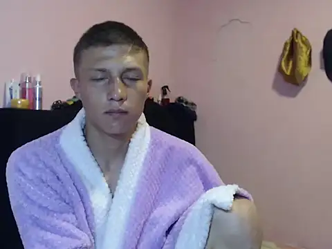 Snapshot of Cronos_Hot_8 chatting on 02-28-26, 03:40 Cronos Hot 8 online show from 02-28-26, 03:40