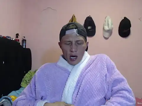 Snapshot of Cronos_Hot_8 chatting on 03-10-26, 10:20 Cronos Hot 8 online show from 03-10-26, 10:20