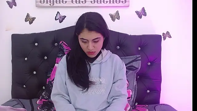 Coral Villalobos online show from 03-07-26, 01:30