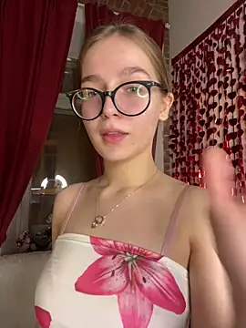 MyKittySayMeow online show from 02-08-26, 07:06