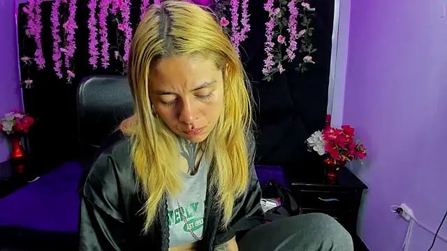 Dakota Angell  online show from 02-15-26, 03:14