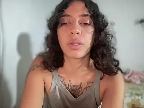 Snapshot of Antonia-bloom chatting on 02-12-26, 03:45 Antonia-bloom online show from 02-12-26, 03:45