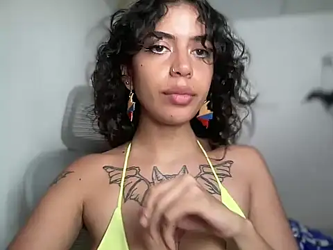 Snapshot of Antonia-bloom chatting on 02-22-26, 06:50 Antonia-bloom online show from 02-22-26, 06:50