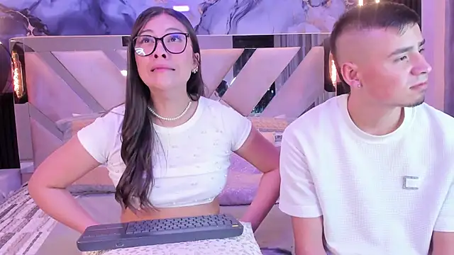 Snapshot of ChloeandAdam chatting on 02-13-26, 04:41 ChloeandAdam online show from 02-13-26, 04:41