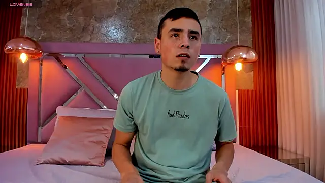 Snapshot of ChloeandAdam chatting on 03-08-26, 09:29 ChloeandAdam online show from 03-08-26, 09:29