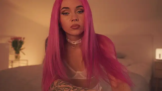 Sarah Pink online show from 02-15-25, 05:39