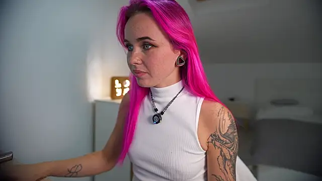 Sarah Pink online show from 09-27-25, 06:35