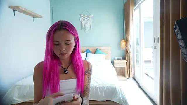 Sarah Pink online show from 10-06-25, 03:48