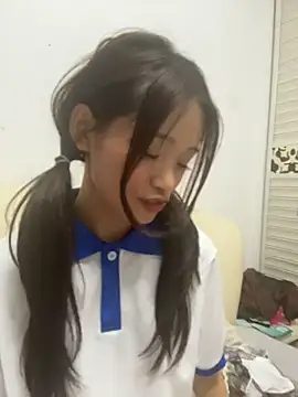 Snapshot of srr6677 chatting on 06-03-26, 02:33 srr6677 online show from 06-03-26, 02:33
