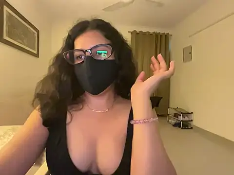 Snapshot of Anna_girl22 chatting on 05-20-26, 04:13 Anna girl22 online show from 05-20-26, 04:13
