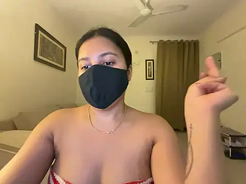 Snapshot of Anna_girl22 chatting on 05-25-26, 04:35 Anna girl22 online show from 05-25-26, 04:35