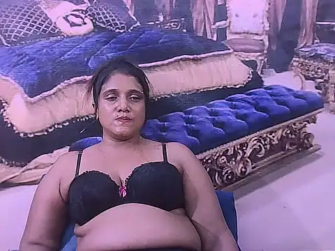 IndianSexyLady20 online show from 02-18-26, 09:00