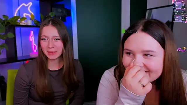 arianaa cat online show from 03-31-26, 12:23