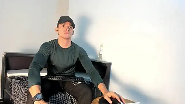 Snapshot of CRISTHIAN_WOLF1 chatting on 05-09-26, 12:27 CRISTHIAN WOLF1 online show from 05-09-26, 12:27