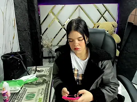 Snapshot of _EmilySquirt chatting on 03-04-26, 01:28 EmilySquirt online show from 03-04-26, 01:28