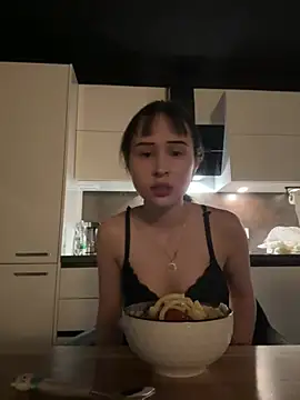 Snapshot of Just-Lilly chatting on 02-02-26, 09:24 Just-Lilly online show from 02-02-26, 09:24