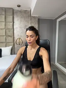 Snapshot of SofiaRivero chatting on 05-16-26, 06:28 SofiaRivero online show from 05-16-26, 06:28