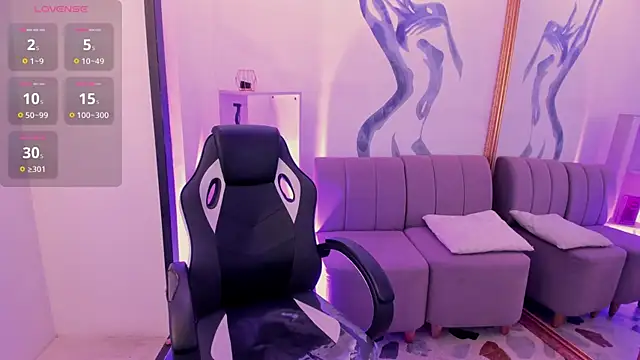 Snapshot of CarolineFyre chatting on 02-16-26, 02:46 CarolineFyre online show from 02-16-26, 02:46