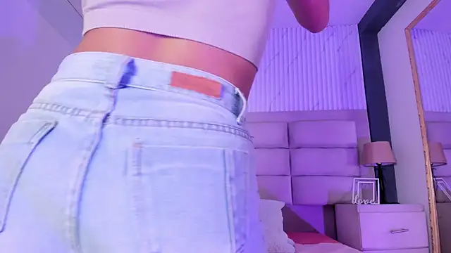 Snapshot of CarolineFyre chatting on 03-05-26, 01:40 CarolineFyre online show from 03-05-26, 01:40