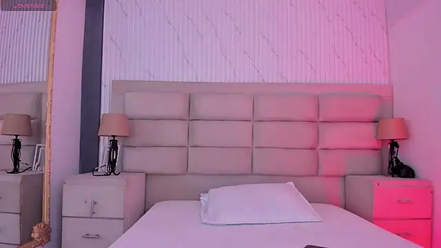 CarolineFyre online show from 04-20-26, 12:30