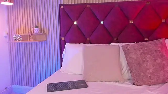 Axa Graham online show from 02-24-26, 07:12