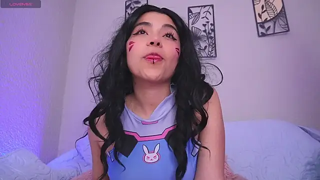 loveegirll1 online show from 04-24-26, 07:22