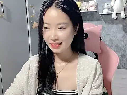 Linne6789 online show from 04-24-26, 02:52